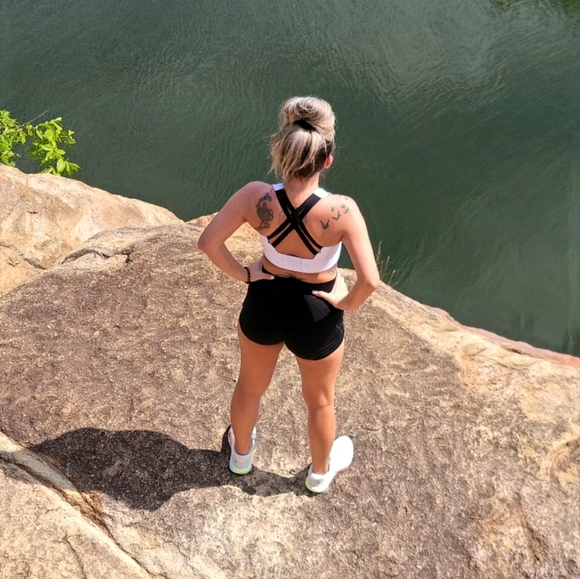 Pedigree EVODRY 3 Piece Limited Edition Workout Set | White & Black - Picture 7 of 15